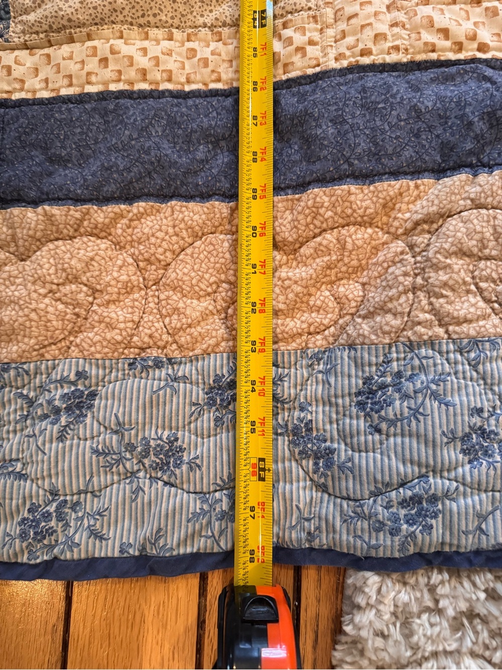 Handmade Log Cabin pattern quilt with blue and tan fabrics - Picture 7 of 16